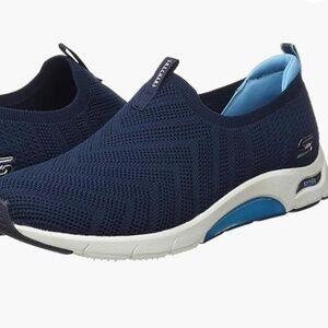 Skechers Women's Sneakers Air-Cooled Arch Fit - Size 9